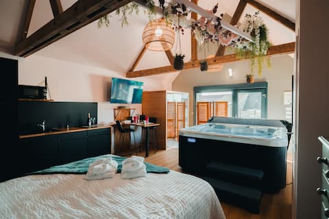 In the corner of Paradise – Love Room