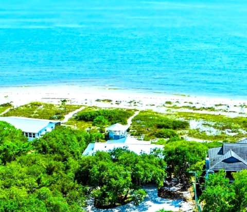 Sachs Sea Shack Oceanfront Private Beach & Hot Tub