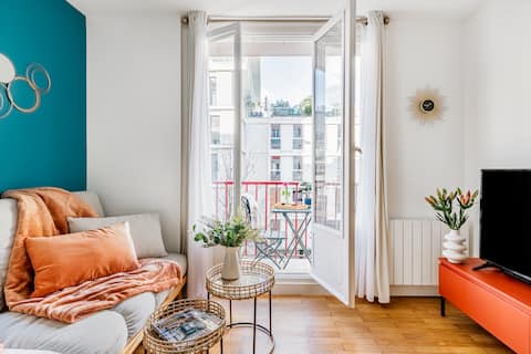 Popular Airbnb listing: Stylish flat • 2 balconies • Grenoble city centre in Grenoble