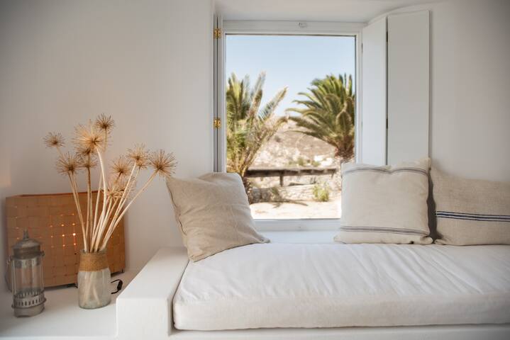 Villa Clare De Lune – infinity pool and sea views gallery image 4