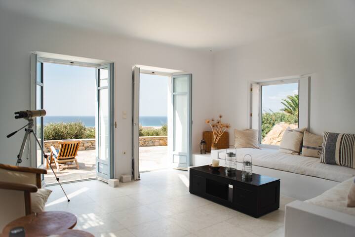 Villa Clare De Lune – infinity pool and sea views gallery image 3
