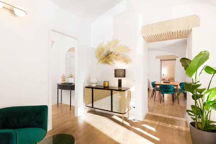 Cozy Apartment by the Colosseum gallery image 3
