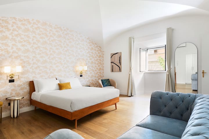 Cozy Apartment by the Colosseum