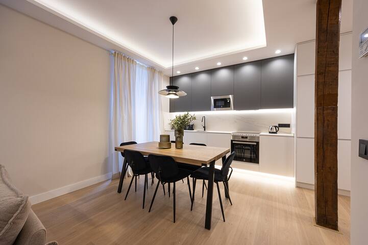 Gran Via XIII 4BR 4BH gallery image 4