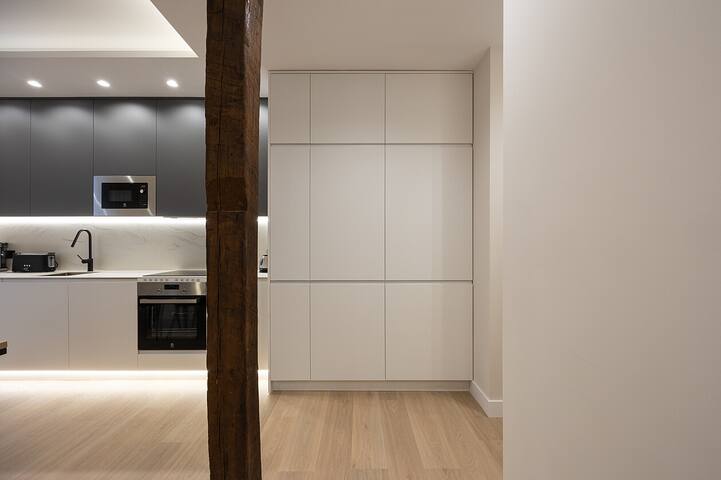 Gran Via XIII 4BR 4BH gallery image 5