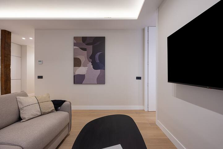 Gran Via XIII 4BR 4BH gallery image 3