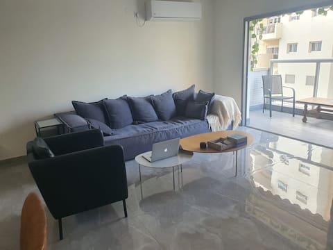 Shelter in Lobby - Renovated 3BR apt with Terrace