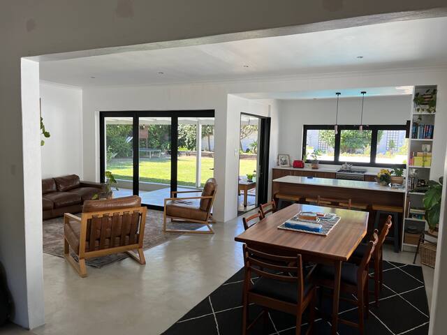 Open plan family home in Kenridge, Cape Town gallery image 2
