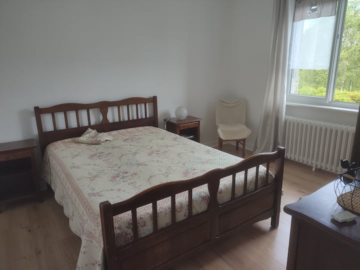 140 krevat dhe dollap i madh me dyer rrëshqitëse