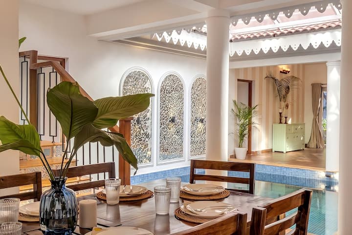 Dining area image 4