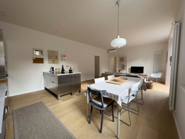 Realkasa Charming Luxury Apt. gallery image 4