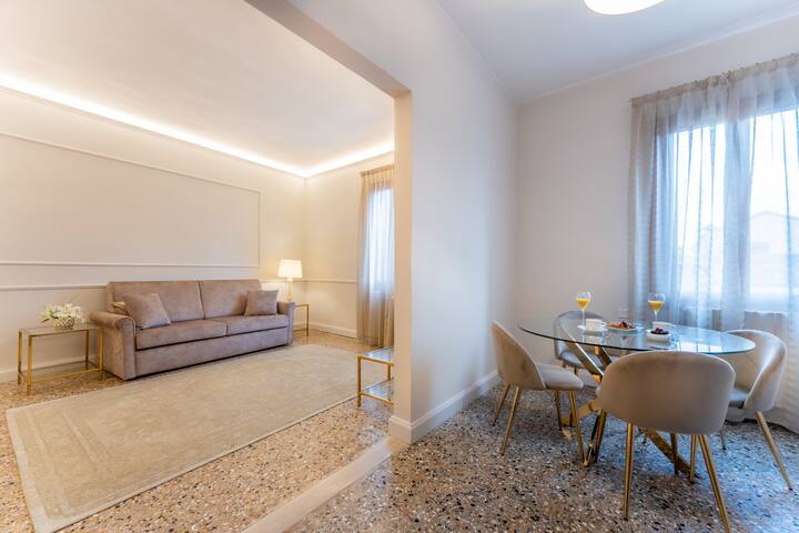 Deluxe Apartment with View gallery image 4