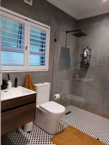 Casa Barbarossa – Luxury Cottage Constantia gallery image 4