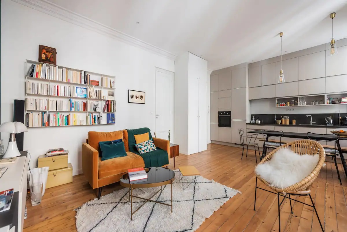 Top Airbnb: Charming apartment with parking, hypercenter in Bordeaux Centre