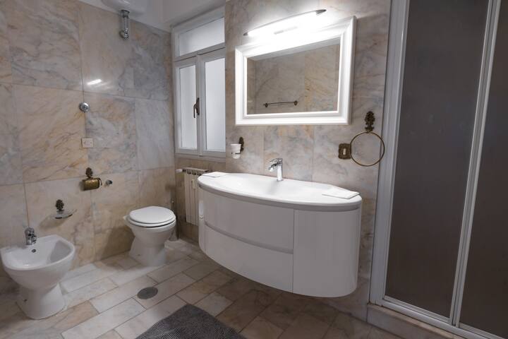 La tua Reggia di lusso nel cuore del Vaticano! gallery image 2