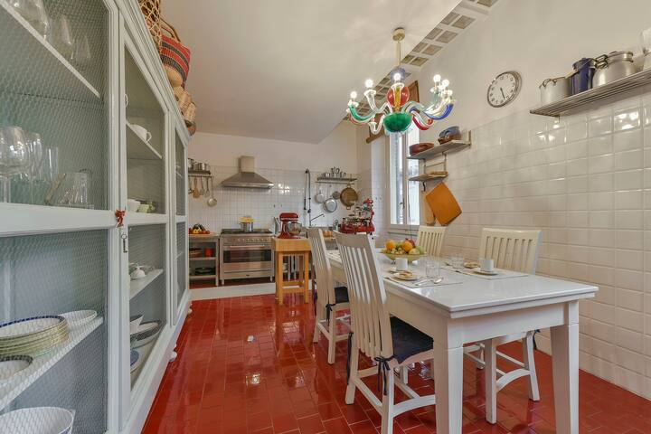 Oltrarno Star gallery image 3