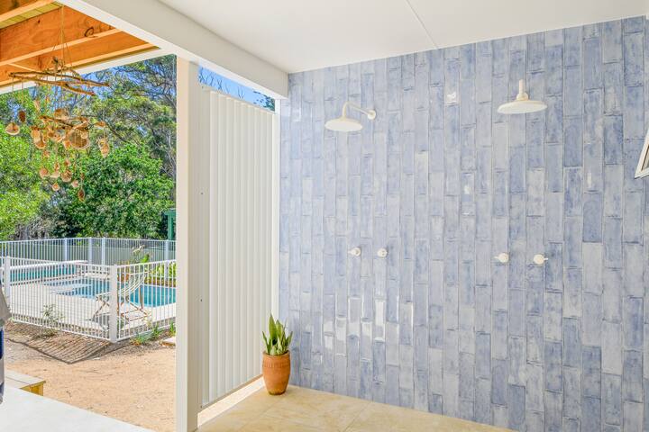 Scapegrace at Black Head gallery image 3