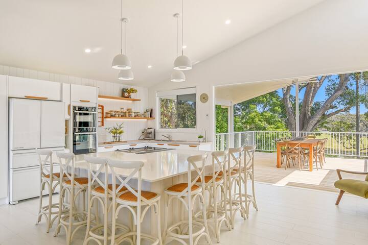 Scapegrace at Black Head gallery image 2