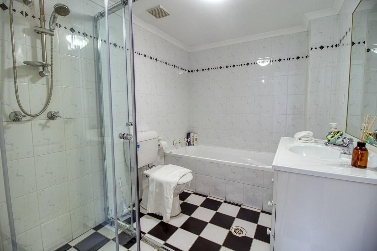 Burwood Apt