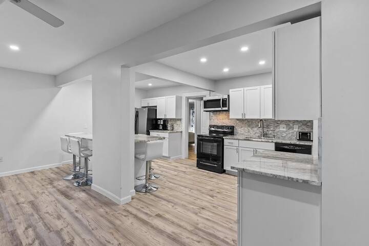 Beach House, Pool & Hot Tub gallery image 4