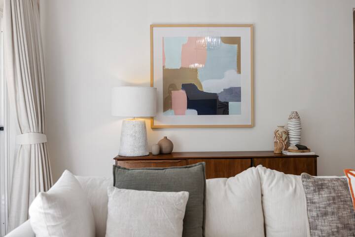 City’s Edge Urban Escape-Your Tranquil Retreat gallery image 4