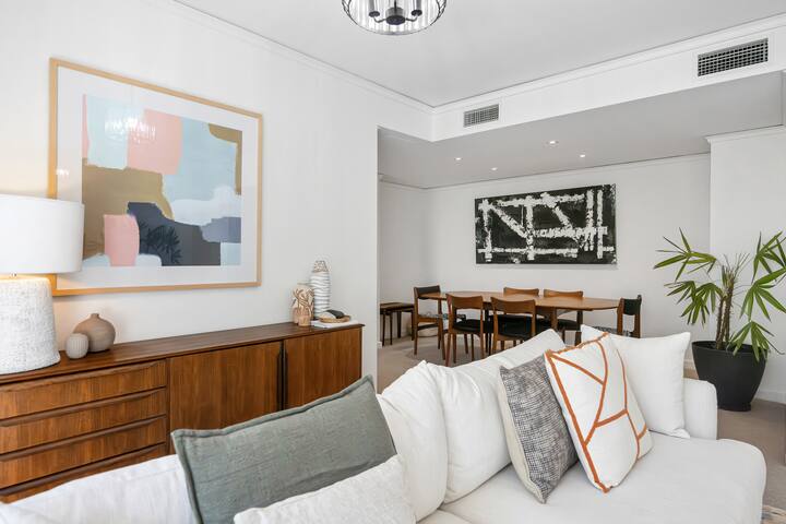 City’s Edge Urban Escape-Your Tranquil Retreat gallery image 3