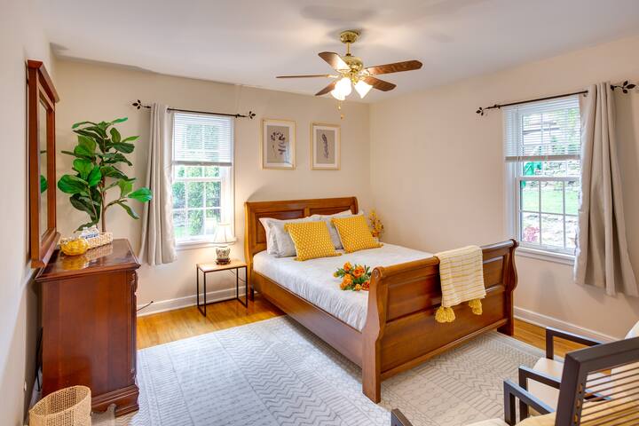 Whimsical Home with Backyard, <1 mile Lake Harriet gallery image 4