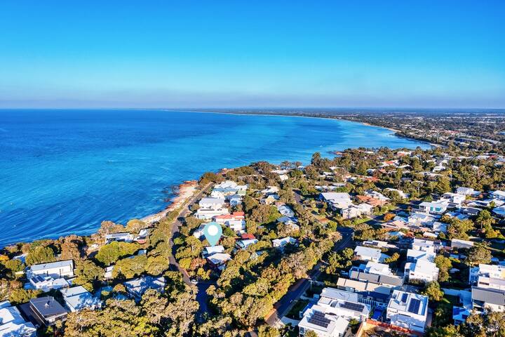 Paradiso: Pet-Friendly Beachside Bliss gallery image 2