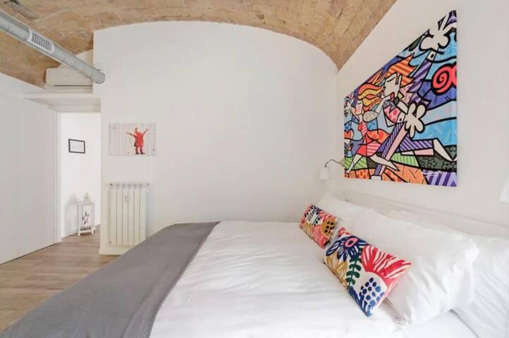 BIG Honey Colosseum 12pax 4bdr gallery image 5