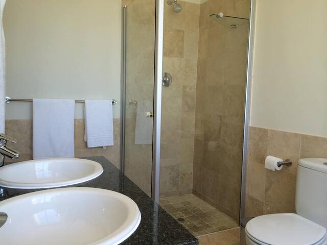 home in camps bay gallery image 5