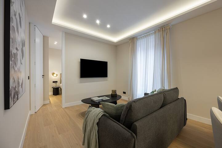 Gran Via XIV 4BR 4BH gallery image 4