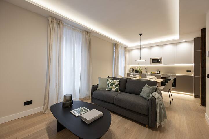 Gran Via XIV 4BR 4BH gallery image 2