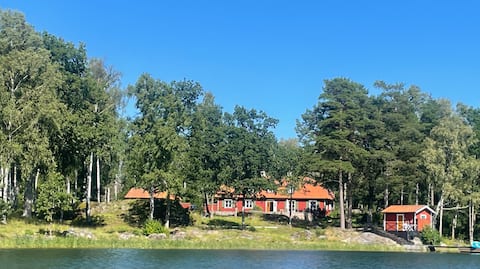Manor house with waterfront property in the Stockholm Archipelago.