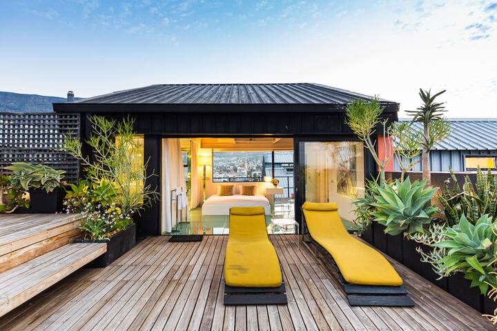 Stylish/Luxurious/Central Penthouse gallery image 3