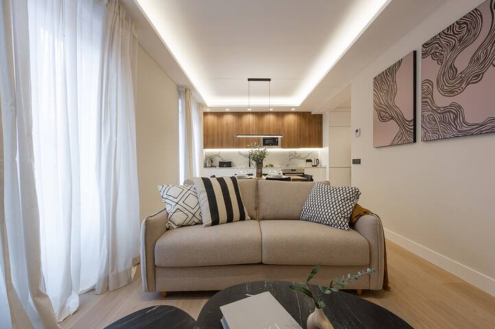 Gran Via XV 4BR 4BH gallery image 4