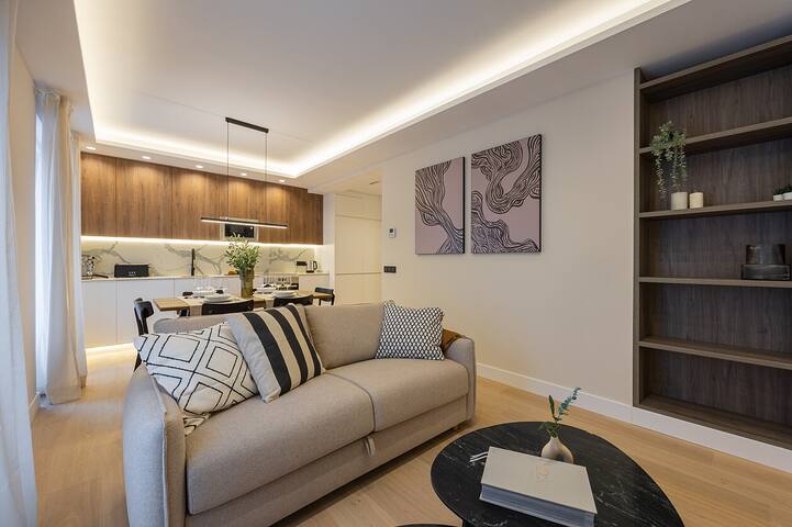 Gran Via XV 4BR 4BH gallery image 2