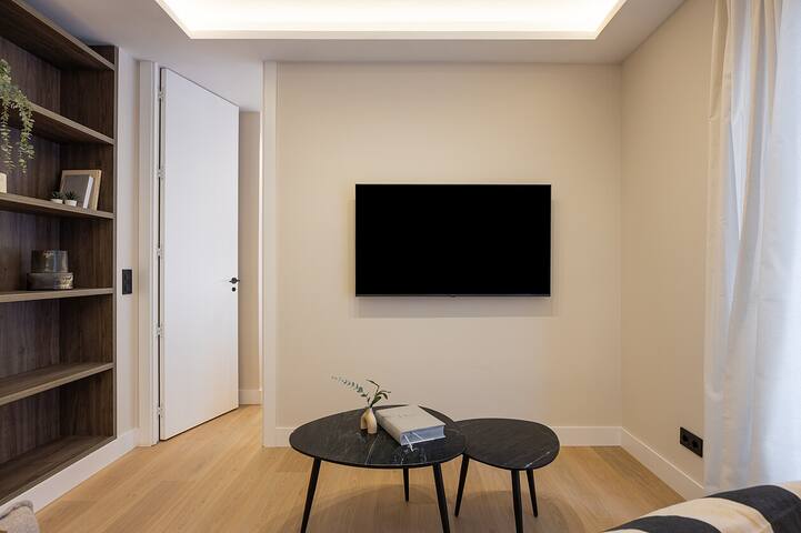 Gran Via XV 4BR 4BH gallery image 3