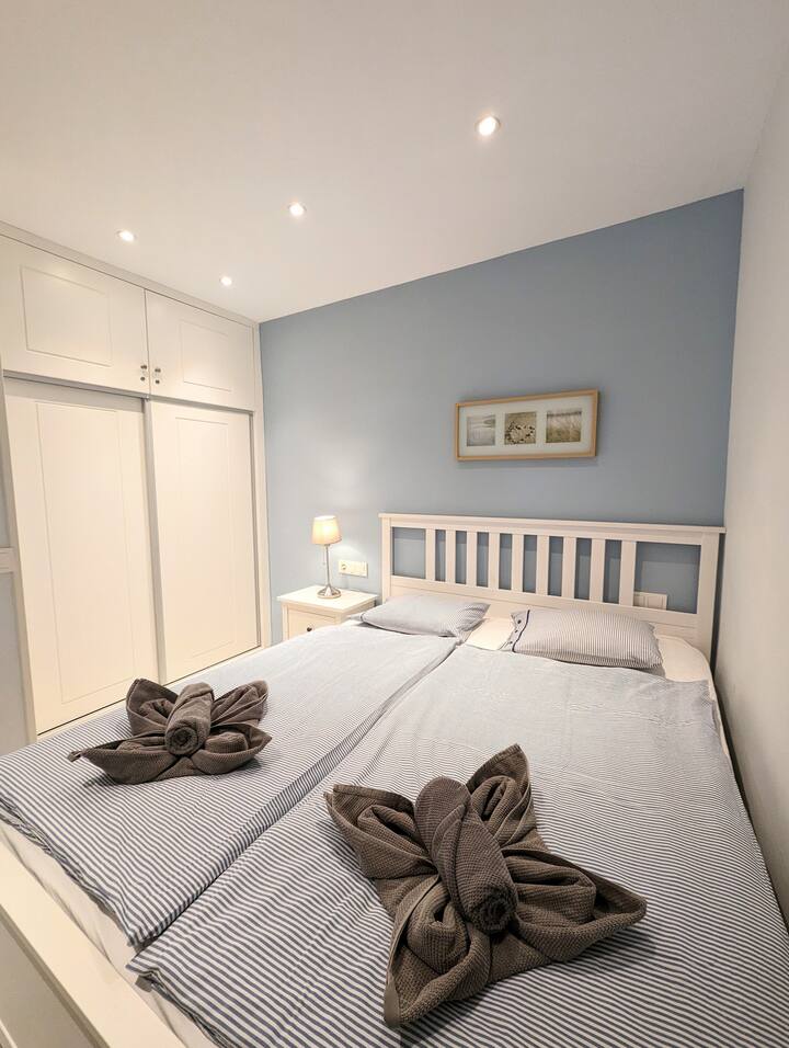 Schlafzimmer 1