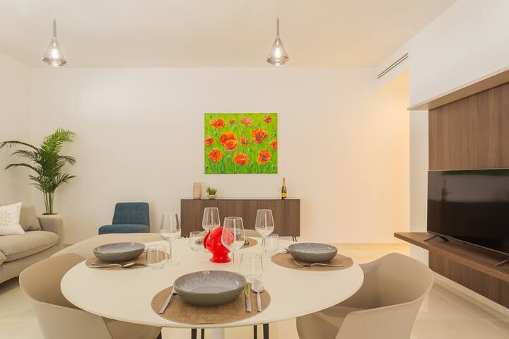 Palazzo Lux Stays-6 Apts_Pool_Beach_Parking_Centre gallery image 2