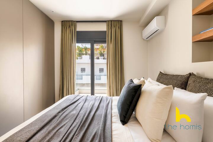 Majestic Acropolis View w/ Large Patio & Parking. gallery image 4