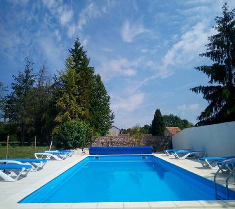 3 Gites sleeps 16 private pool