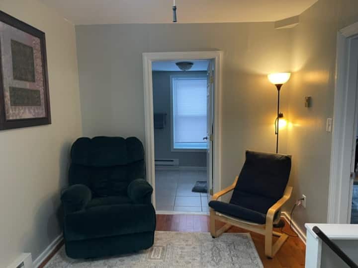 Conshohocken 2br | Office | Ideal For Longer Stays - Bryn Mawr, PA
