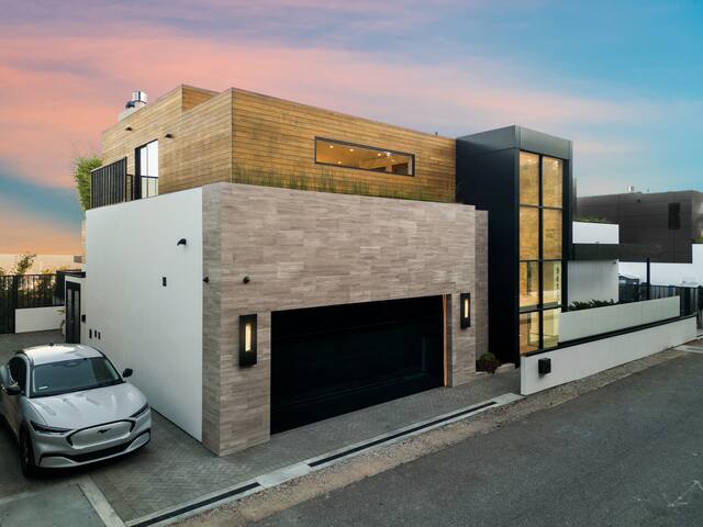 Modern Masterpiece w/ Pool & Private Terrace Views gallery image 2