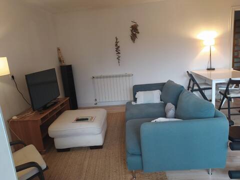 Simple, clean, well-equipped apartment + garden