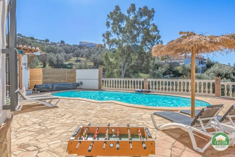 Dos Torres Villa | 4-Bedroom Villa Near Sierra Tejeda