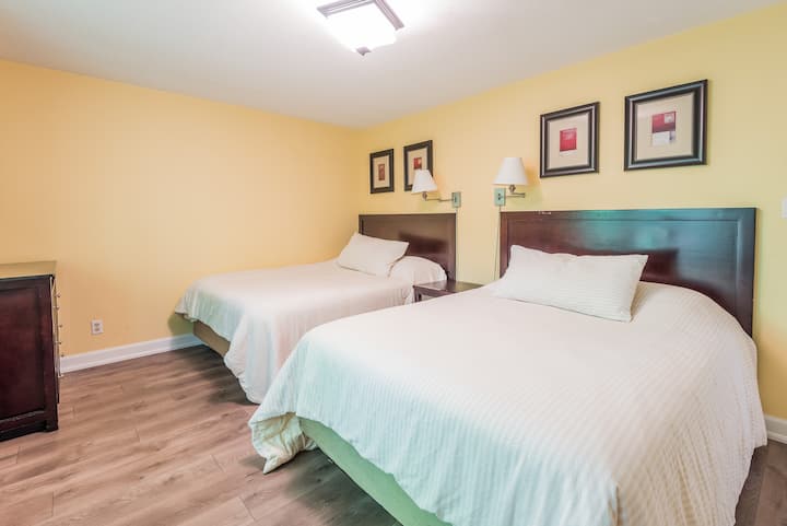 2 Queen beds room - perfect for an entire family