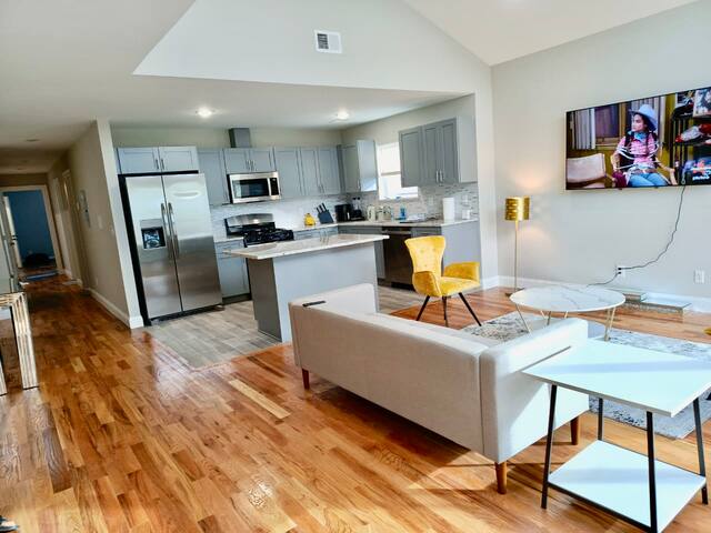 Luxe 2rooms1bath 10 min from EWR gallery image 5