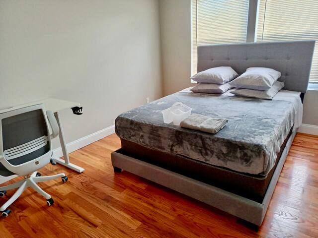 Luxe 2rooms1bath 10 min from EWR gallery image 3