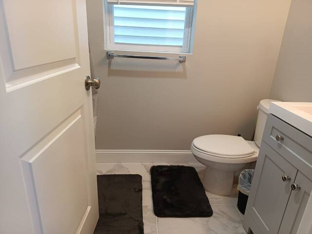 Luxe 2rooms1bath 10 min from EWR gallery image 4