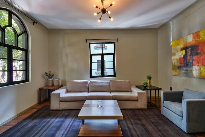 La Roma Spacious and Cozy 3 Br Apt